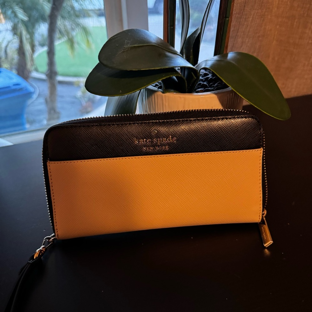 Kate spade two tone wallet